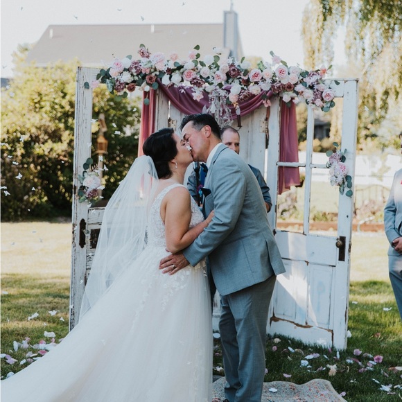 Meet your Posher, Sarah - Picture 2 of 8